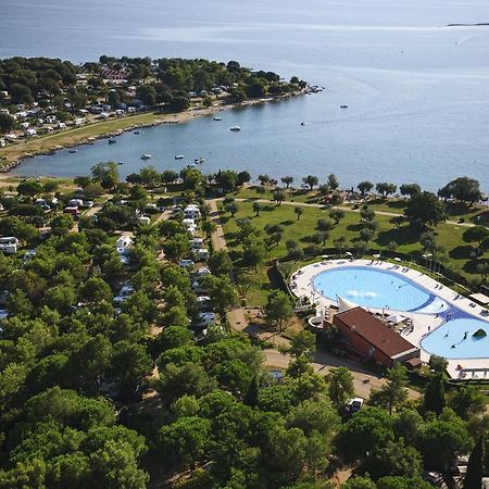 Vacanceselect Premium Lodge Polari Ровин Екстериор снимка