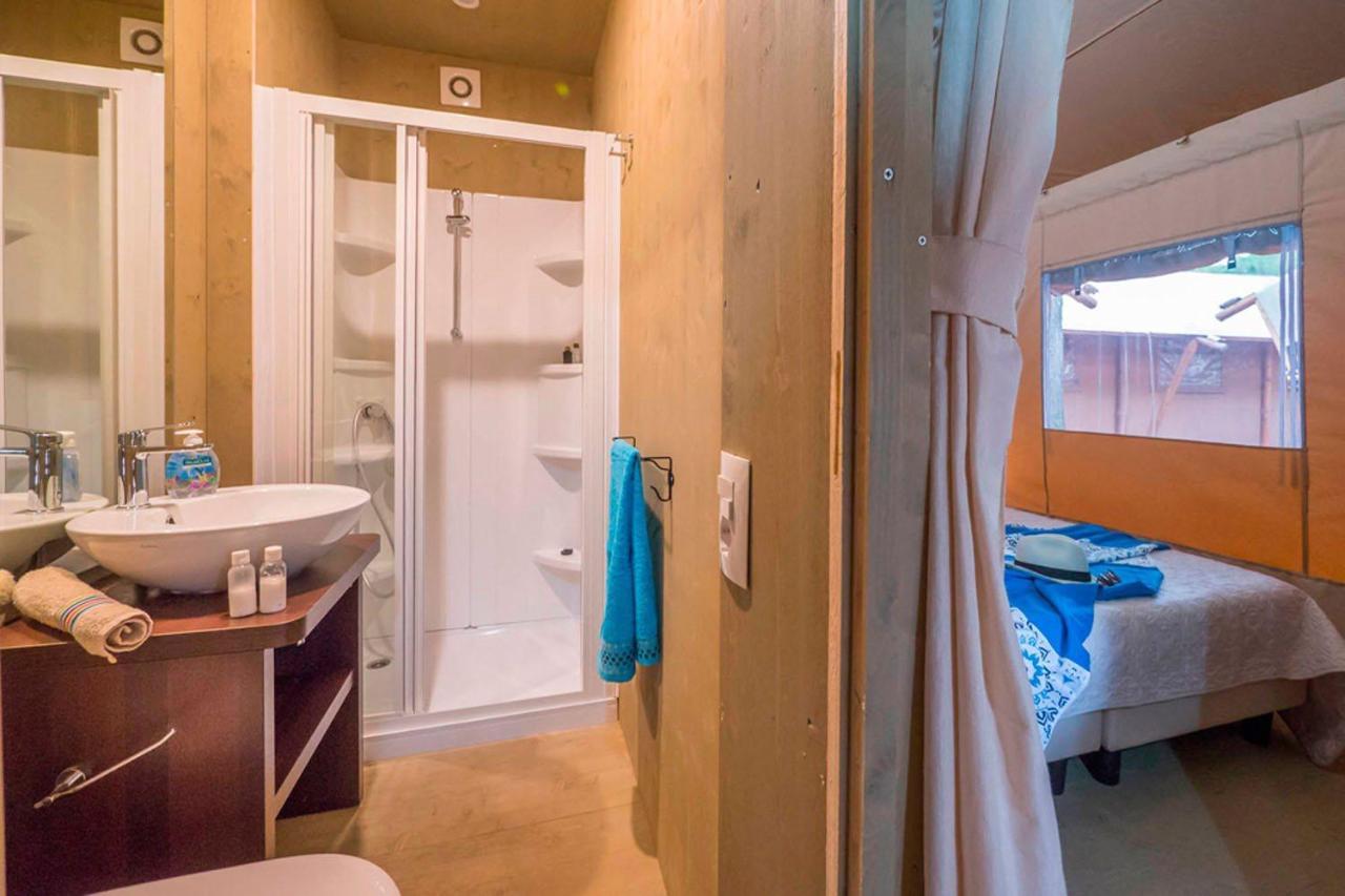 Vacanceselect Premium Lodge Polari Ровин Екстериор снимка