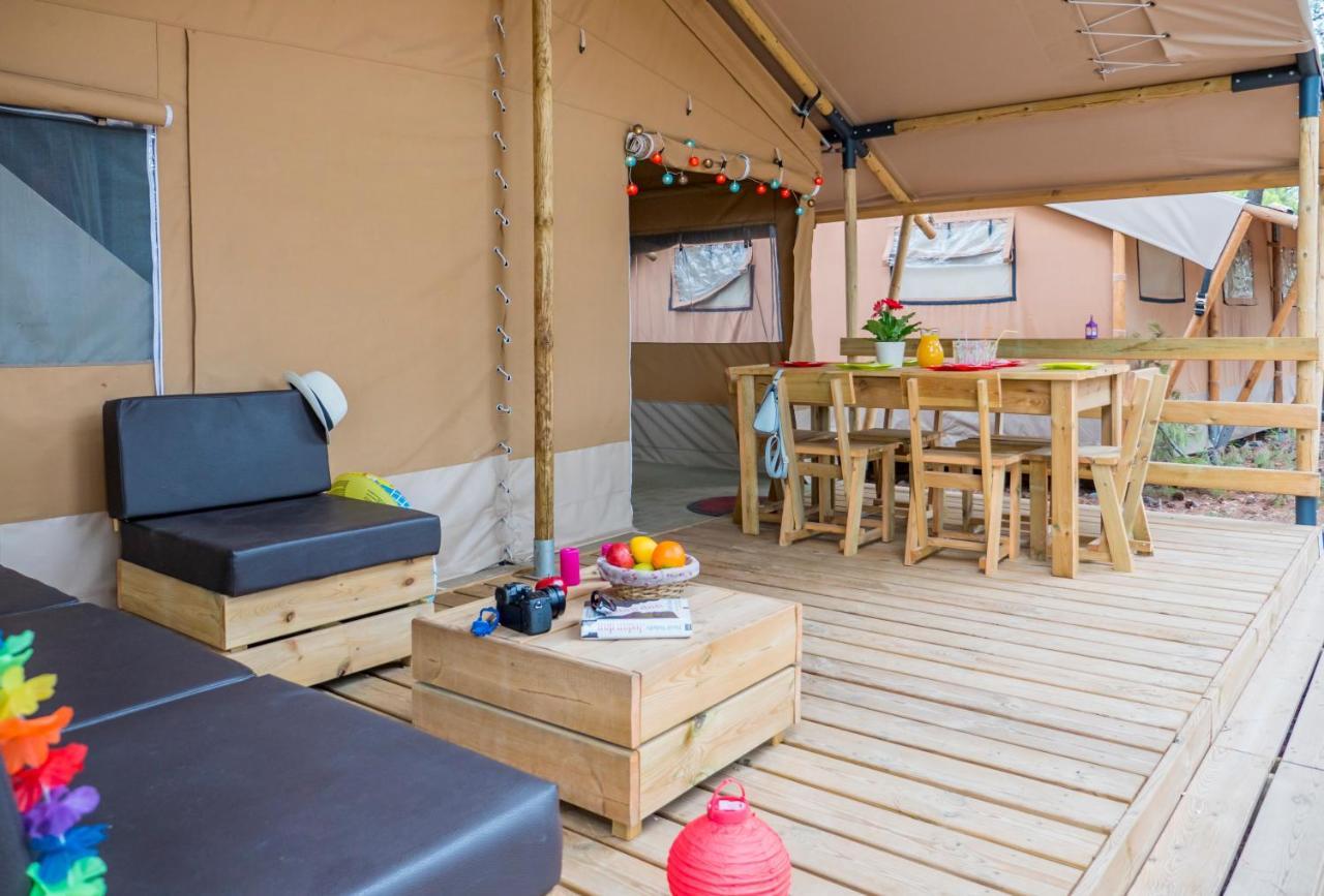 Vacanceselect Premium Lodge Polari Ровин Екстериор снимка