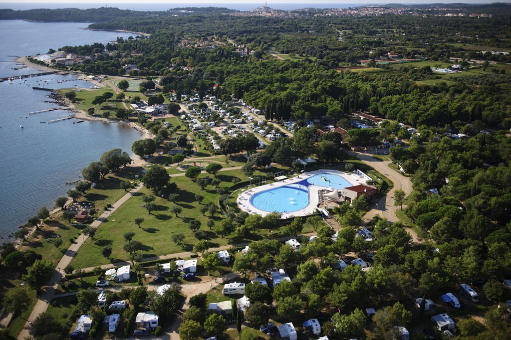 Vacanceselect Premium Lodge Polari Ровин Екстериор снимка