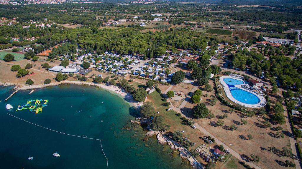 Vacanceselect Premium Lodge Polari Ровин Екстериор снимка