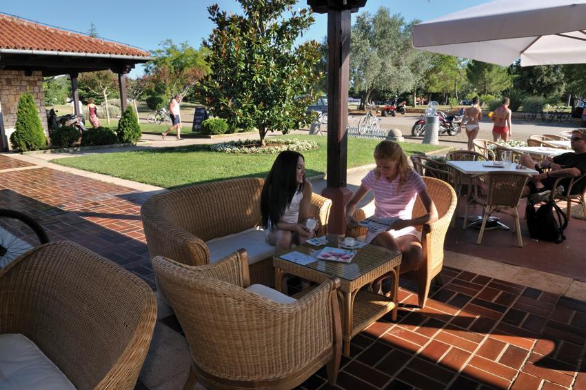 Vacanceselect Premium Lodge Polari Ровин Екстериор снимка