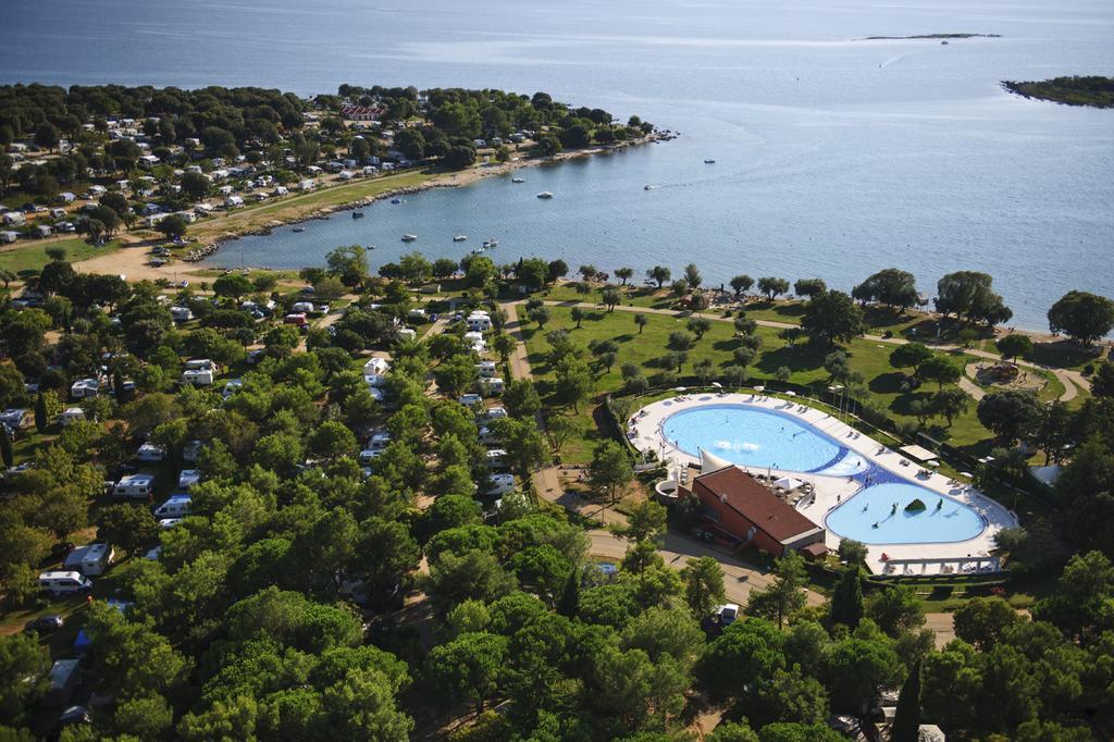 Vacanceselect Premium Lodge Polari Ровин Екстериор снимка