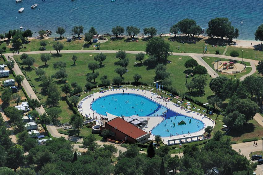 Vacanceselect Premium Lodge Polari Ровин Екстериор снимка