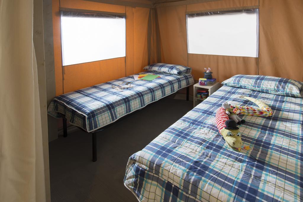 Vacanceselect Premium Lodge Polari Ровин Екстериор снимка